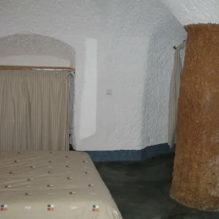 Casa Cueva Lopera * Graena